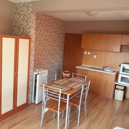 Hristovi Apartments & Studios Pomorie Bagian luar foto