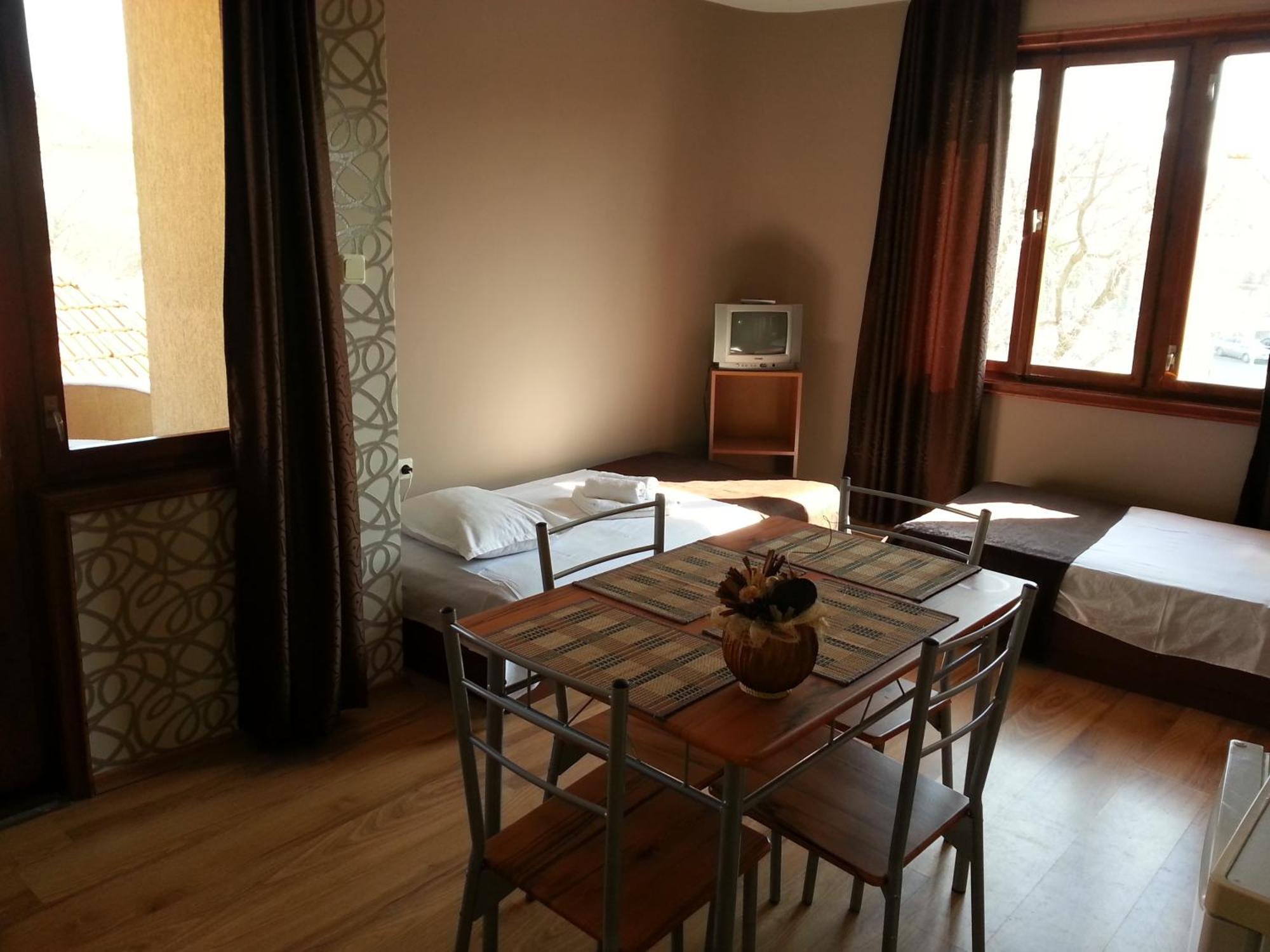 Hristovi Apartments & Studios Pomorie Bagian luar foto