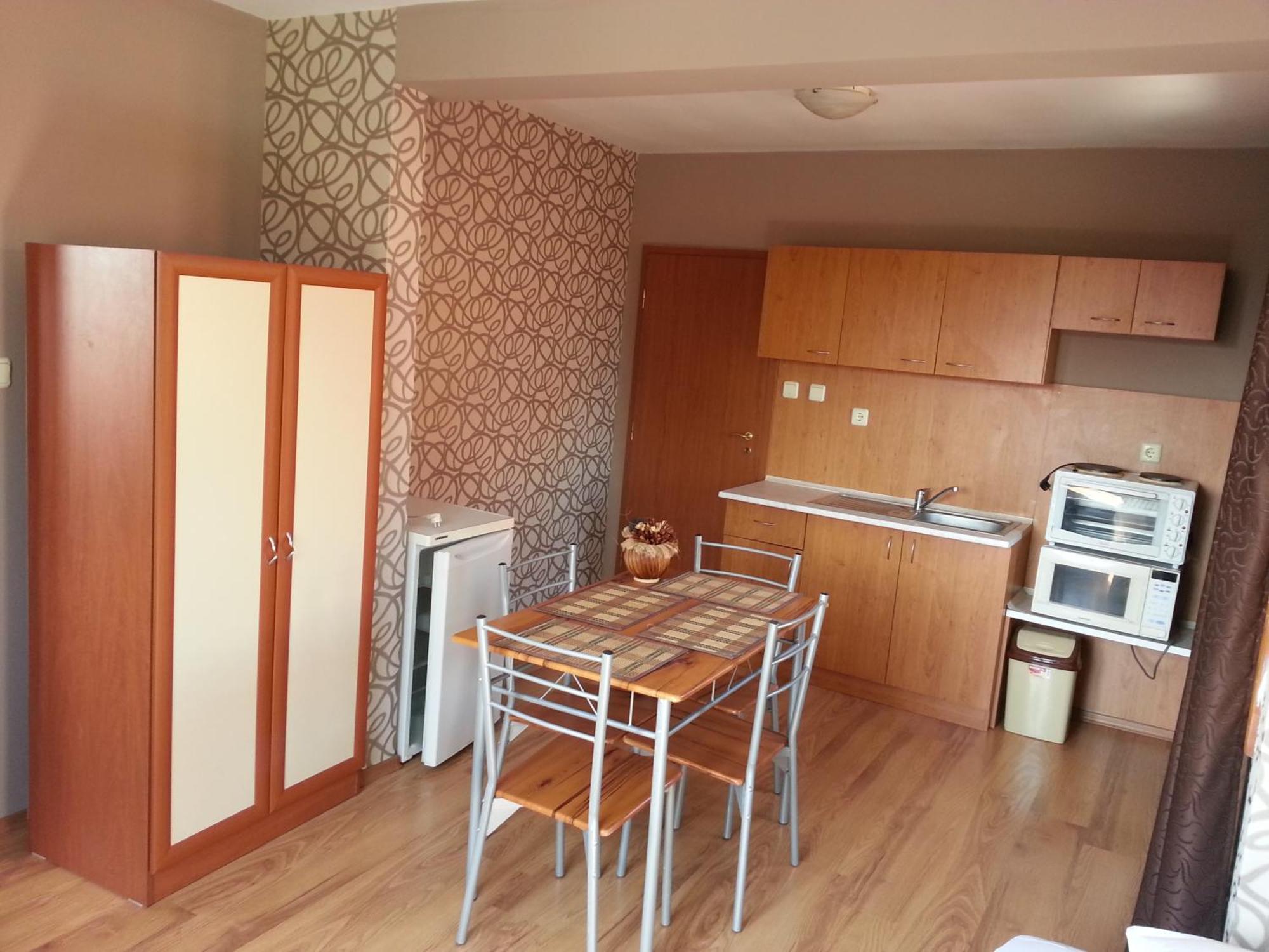 Hristovi Apartments & Studios Pomorie Bagian luar foto