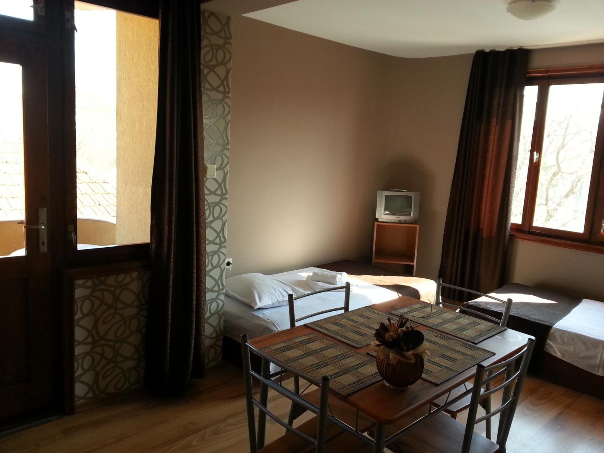 Hristovi Apartments & Studios Pomorie Bagian luar foto