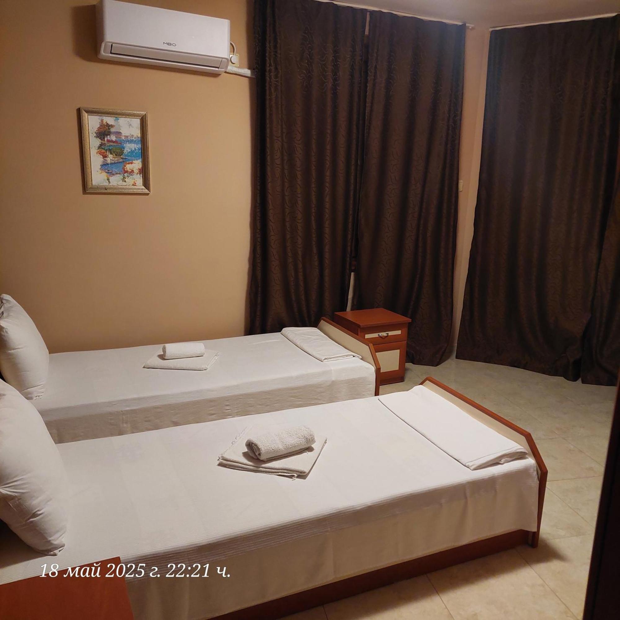 Hristovi Apartments & Studios Pomorie Bagian luar foto