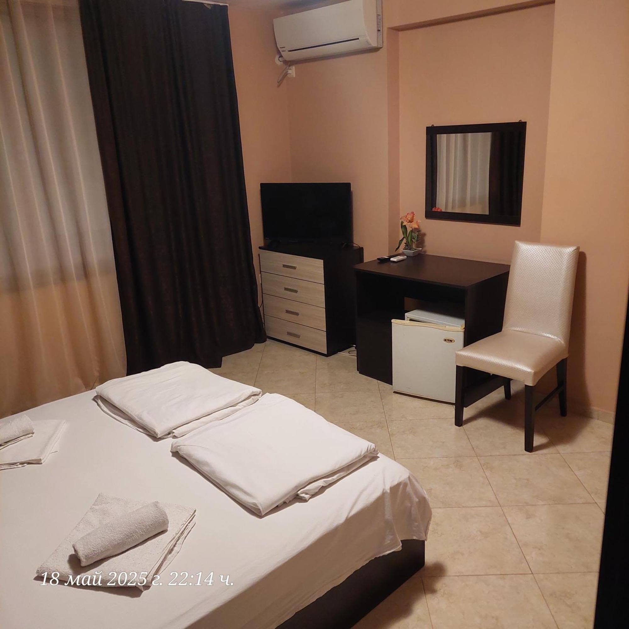 Hristovi Apartments & Studios Pomorie Bagian luar foto