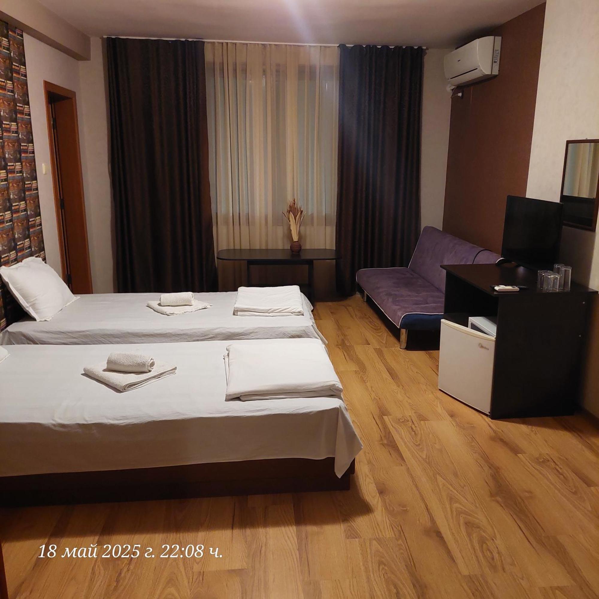 Hristovi Apartments & Studios Pomorie Bagian luar foto