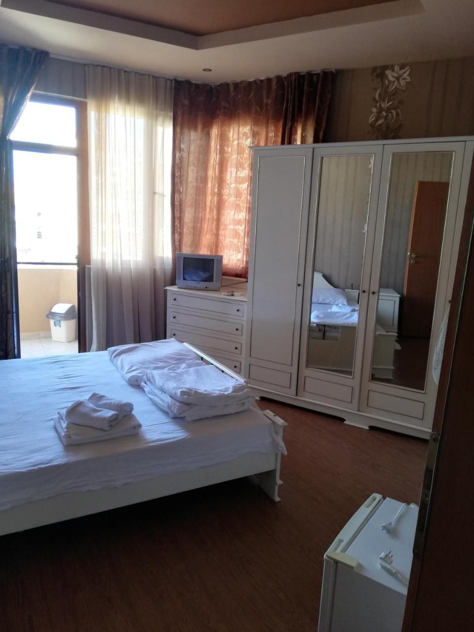 Hristovi Apartments & Studios Pomorie Bagian luar foto