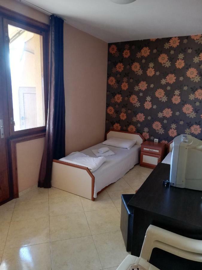 Hristovi Apartments & Studios Pomorie Bagian luar foto